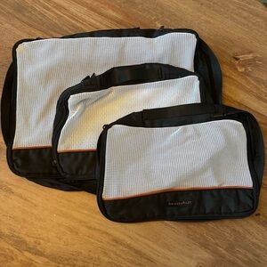 SET OF 3 Briggs & Riley | Packing Cubes - white & black mesh
